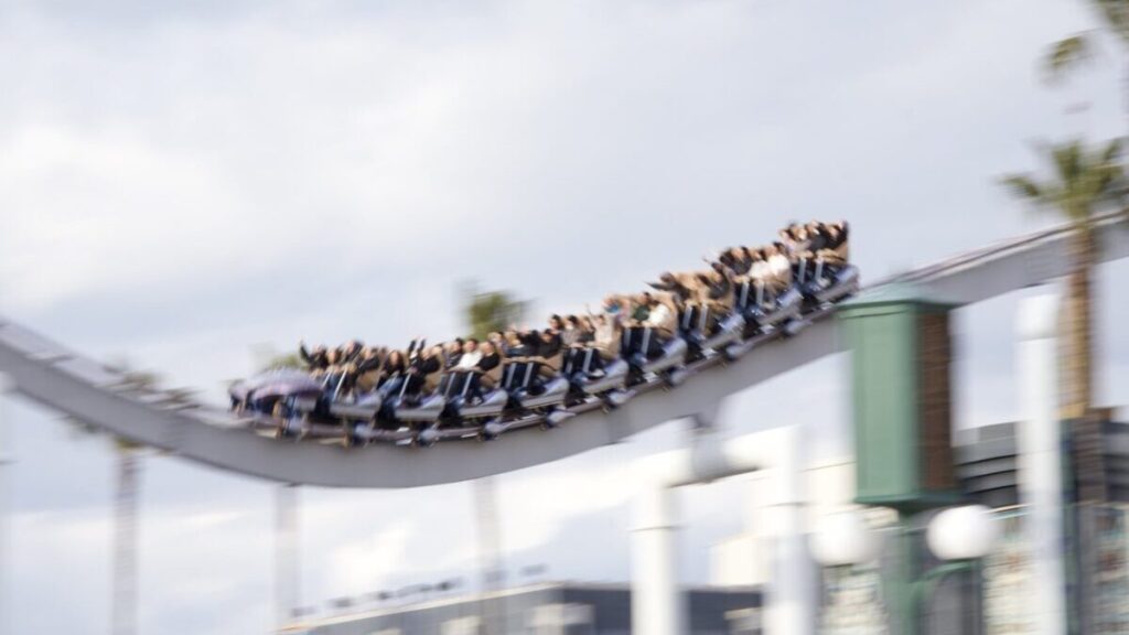 ハリウッドドリームザライドの流し撮り写真